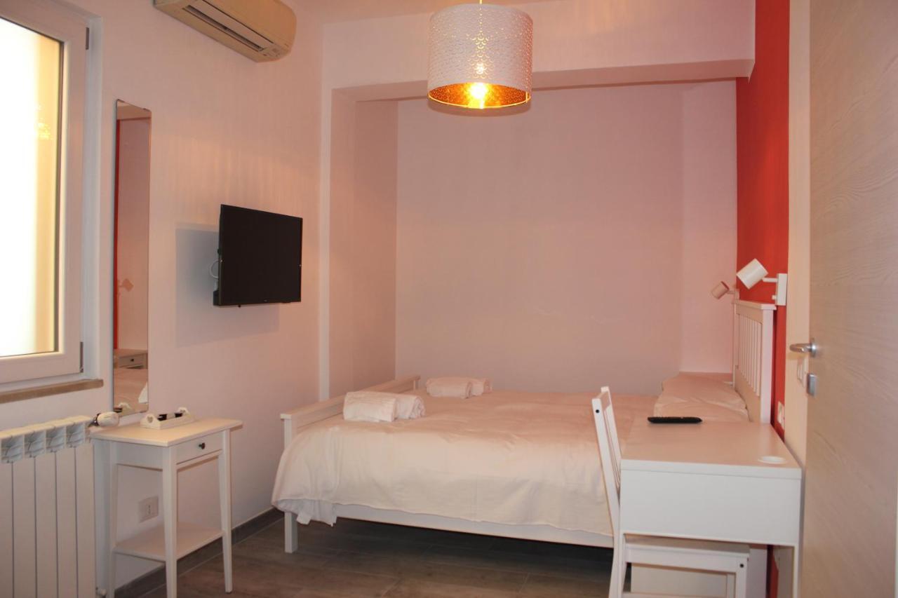 Roman Sunrise Rooms Bagian luar foto