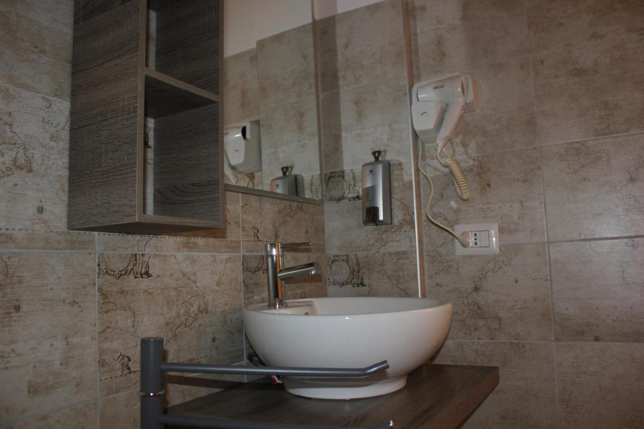 Roman Sunrise Rooms Bagian luar foto