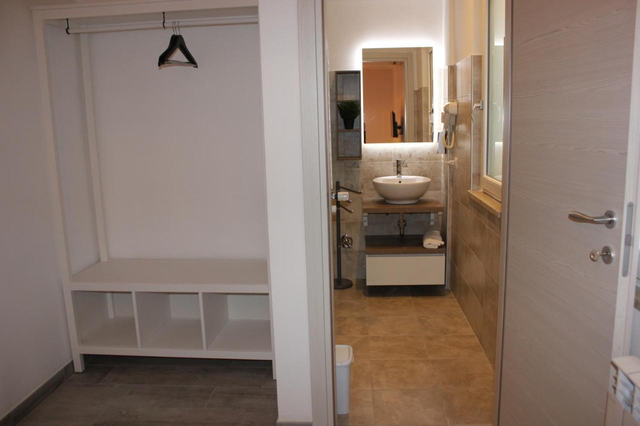 Roman Sunrise Rooms Bagian luar foto