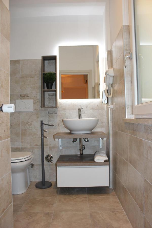 Roman Sunrise Rooms Bagian luar foto
